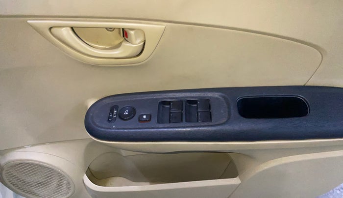 2014 Honda Amaze 1.2L I-VTEC S, Petrol, Manual, 58,085 km, Driver Side Door Panels Control