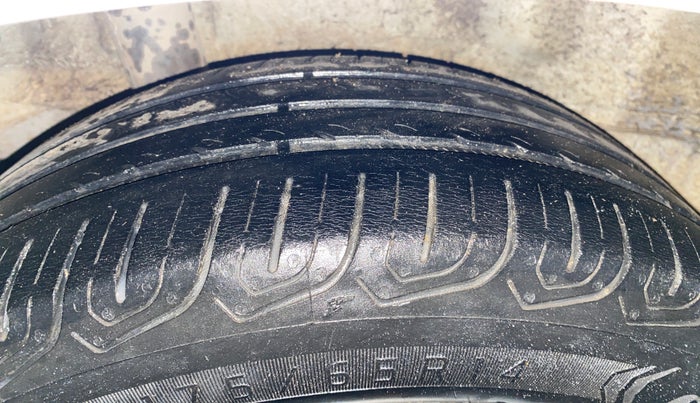 2014 Honda Amaze 1.2L I-VTEC S, Petrol, Manual, 58,085 km, Right Rear Tyre Tread