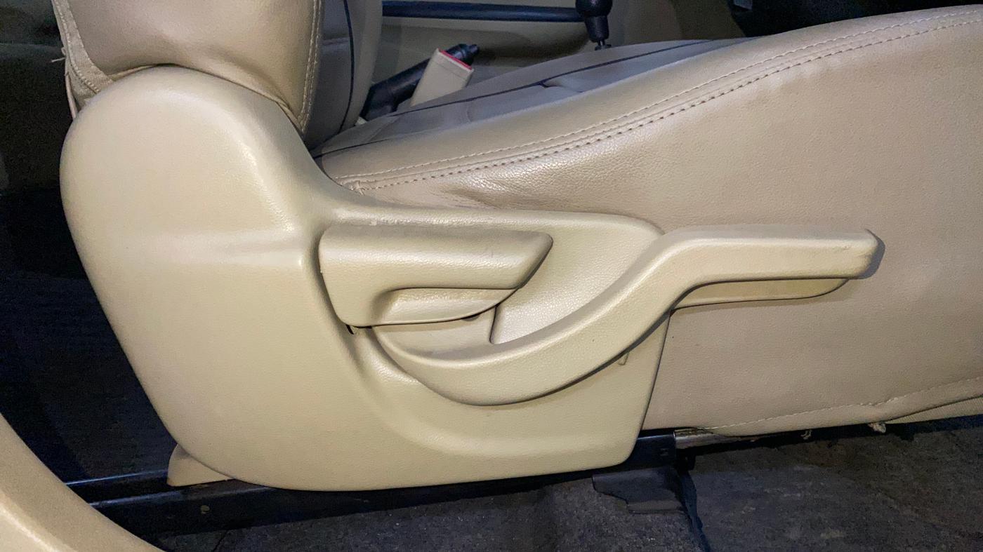 2014 Honda Amaze 1.2L I-VTEC S, Petrol, Manual, 58,085 km, Driver Side Adjustment Panel