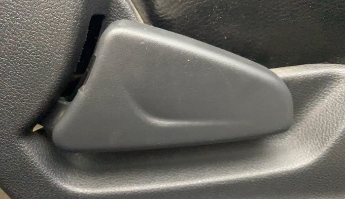 2016 Renault Kwid RXL, Petrol, Manual, 33,734 km, Driver Side Adjustment Panel