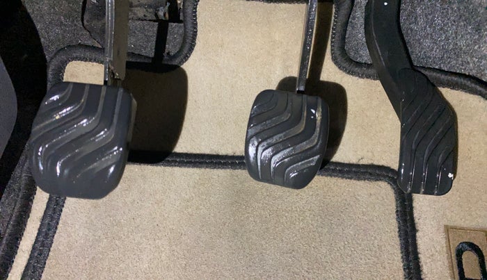 2016 Renault Kwid RXL, Petrol, Manual, 33,734 km, Pedals