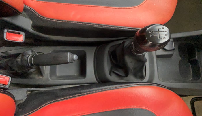 2016 Renault Kwid RXL, Petrol, Manual, 33,734 km, Gear Lever