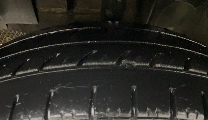 2016 Renault Kwid RXL, Petrol, Manual, 33,734 km, Left Front Tyre Tread