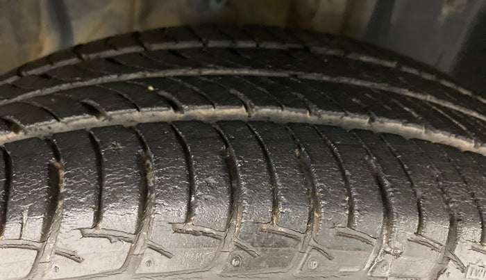 2019 Datsun Go Plus A (O), Petrol, Manual, 23,060 km, Right Front Tyre Tread
