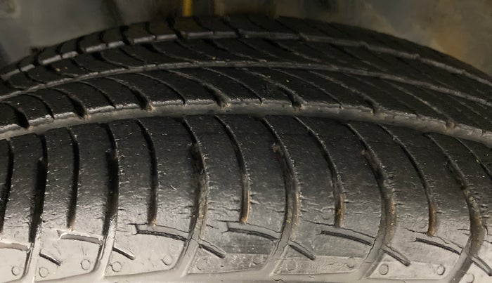 2019 Datsun Go Plus A (O), Petrol, Manual, 23,060 km, Left Front Tyre Tread