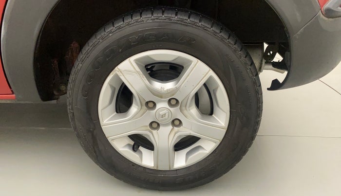 2019 Renault TRIBER RXZ, Petrol, Manual, 32,435 km, Left Rear Wheel