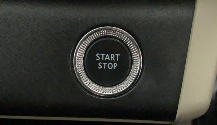 2019 Renault TRIBER RXZ, Petrol, Manual, 32,435 km, Keyless Start/ Stop Button