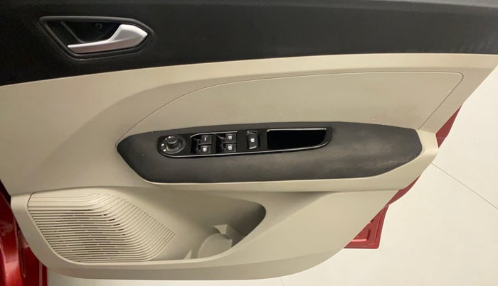 2019 Renault TRIBER RXZ, Petrol, Manual, 32,435 km, Driver Side Door Panels Control