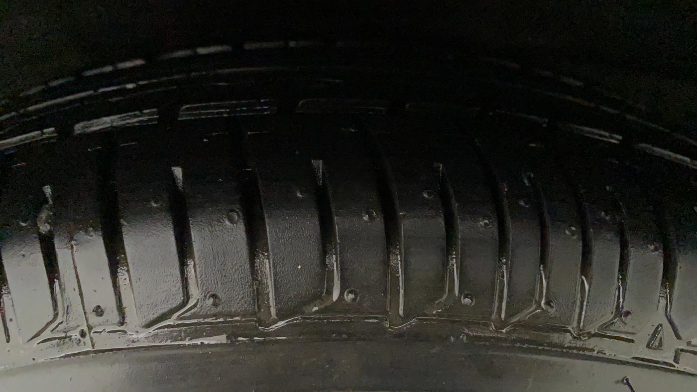 2011 Hyundai i10 MAGNA 1.1, Petrol, Manual, 43,365 km, Left Front Tyre Tread