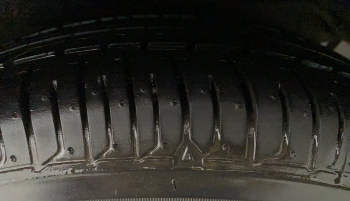 2011 Hyundai i10 MAGNA 1.1, Petrol, Manual, 43,365 km, Left Rear Tyre Tread