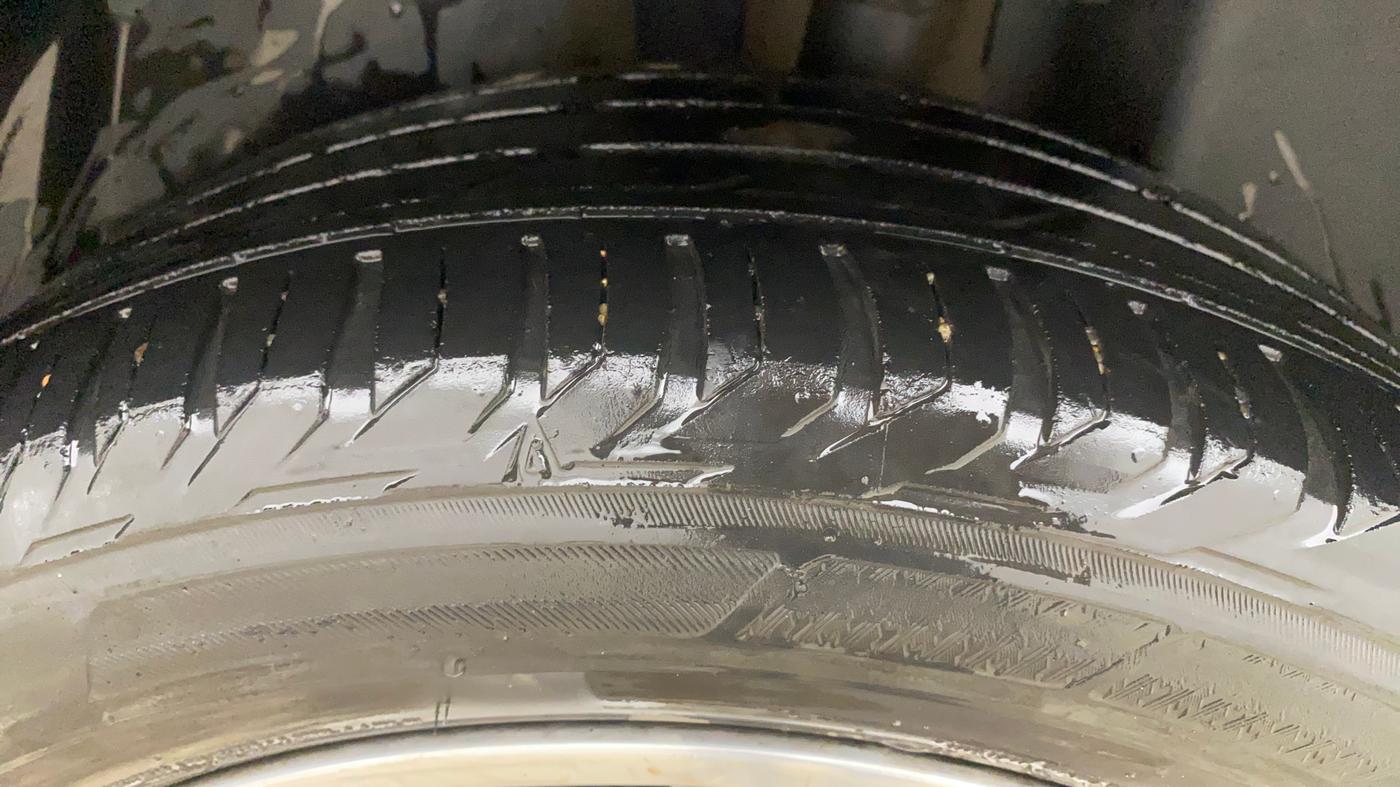 2019 Jeep Compass LIMITED PLUS DIESEL, Diesel, Manual, 1,04,439 km, Left Rear Tyre Tread