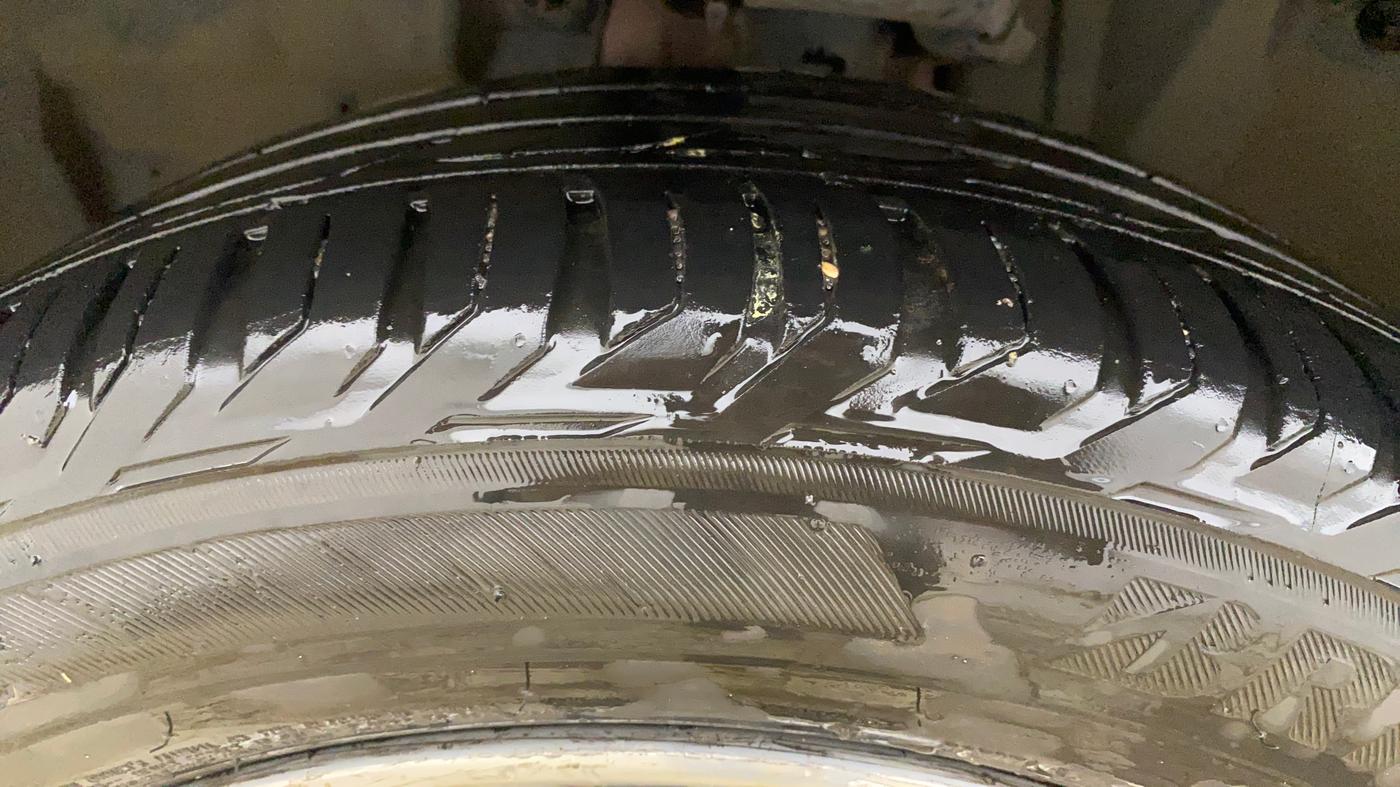 2019 Jeep Compass LIMITED PLUS DIESEL, Diesel, Manual, 1,04,439 km, Left Front Tyre Tread