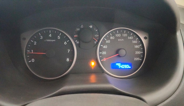 2013 Hyundai i20 MAGNA 1.2, Petrol, Manual, 74,070 km, Odometer Image