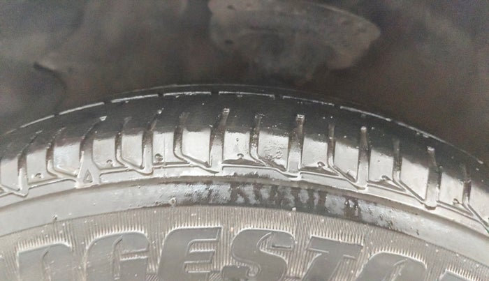 2013 Hyundai i20 MAGNA 1.2, Petrol, Manual, 74,070 km, Left Front Tyre Tread