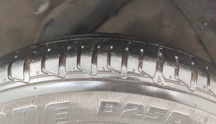 2013 Hyundai i20 MAGNA 1.2, Petrol, Manual, 74,070 km, Left Rear Tyre Tread