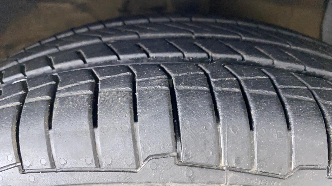 2015 Hyundai Xcent S 1.2, Petrol, Manual, 47,485 km, Right Front Tyre Tread