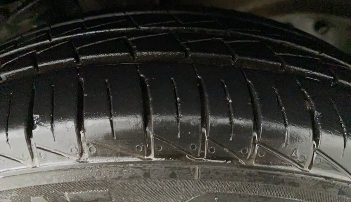 2021 Maruti Alto VXI, Petrol, Manual, 6,817 km, Right Front Tyre Tread
