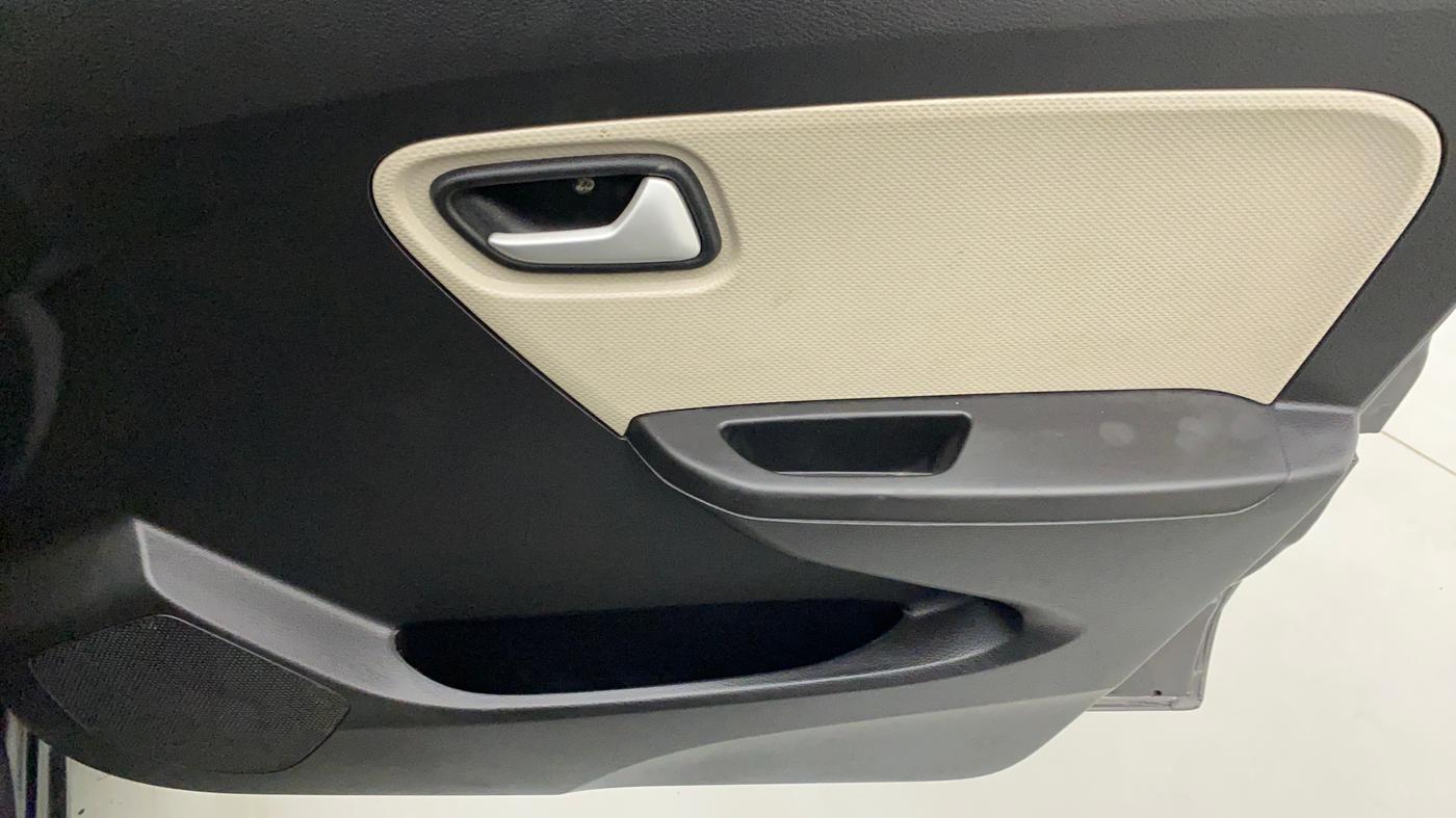 2021 Maruti Alto VXI, Petrol, Manual, 6,817 km, Driver Side Door Panels Control