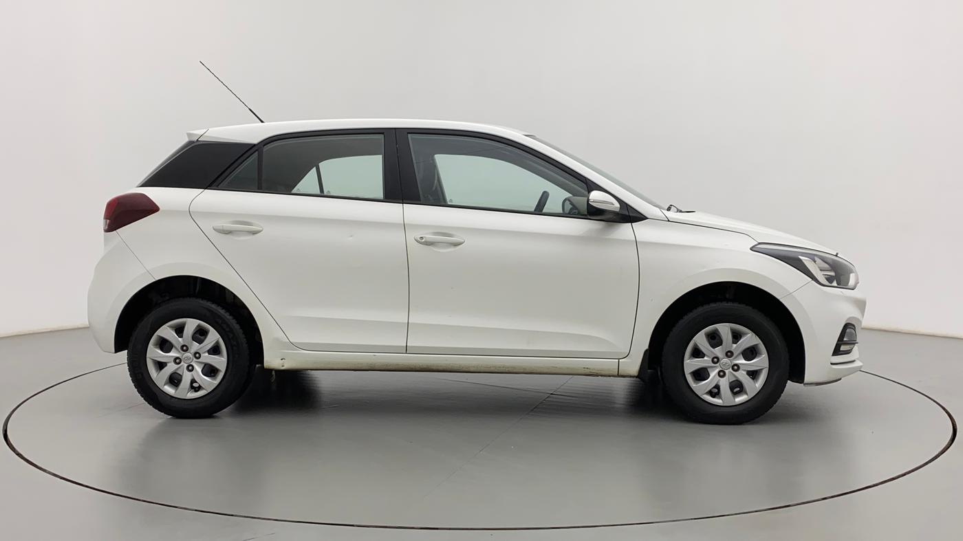 2018 Hyundai Elite i20 SPORTZ 1.2, Petrol, Manual, 61,300 km, Right Side View