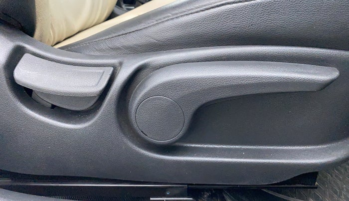 2017 Hyundai Verna 1.6 CRDI SX + AT, Diesel, Automatic, 93,828 km, Driver Side Adjustment Panel