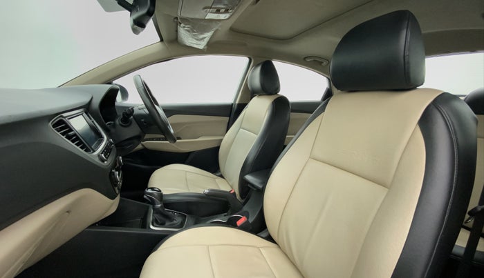 2017 Hyundai Verna 1.6 CRDI SX + AT, Diesel, Automatic, 93,828 km, Right Side Front Door Cabin