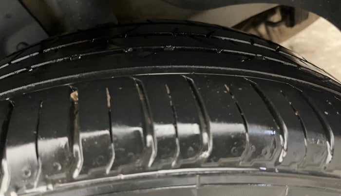 2017 Hyundai Creta E PLUS 1.6 PETROL, Petrol, Manual, 77,237 km, Left Rear Tyre Tread