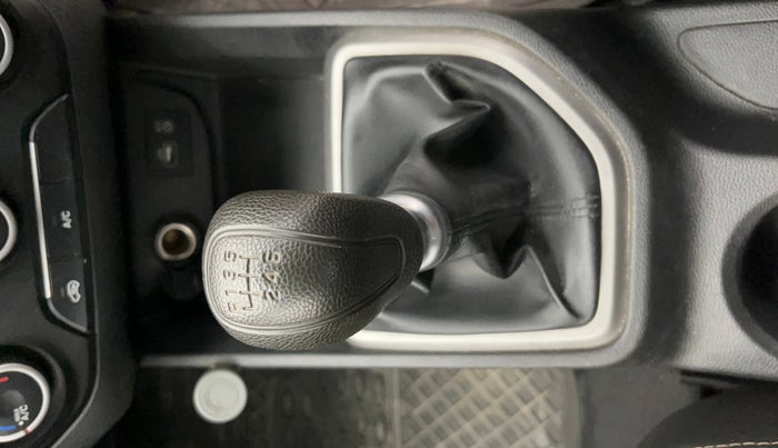 2017 Hyundai Creta E PLUS 1.6 PETROL, Petrol, Manual, 77,237 km, Gear Lever