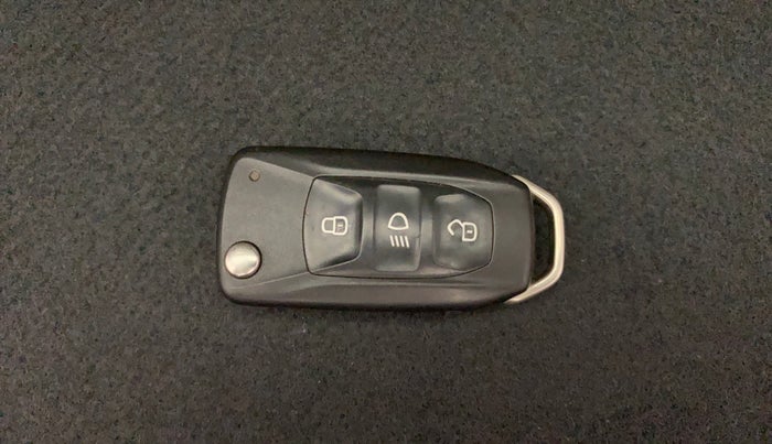 2017 Tata Tiago XT PETROL, Petrol, Manual, 26,993 km, Key Close Up