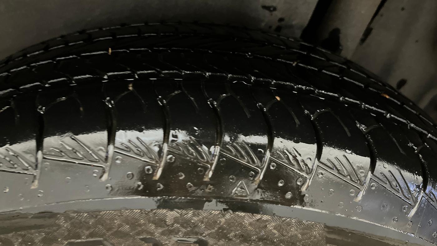 2023 Toyota URBAN CRUISER HYRYDER V HYBRID, Hybrid, Automatic, 30,865 km, Left Rear Tyre Tread
