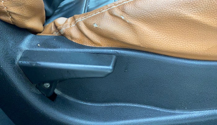 2018 Tata Tiago XE PETROL, Petrol, Manual, 39,718 km, Driver Side Adjustment Panel