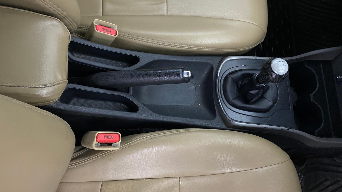 2019 Honda City 1.5L I-VTEC V MT, Petrol, Manual, 1,11,626 km, Gear Lever