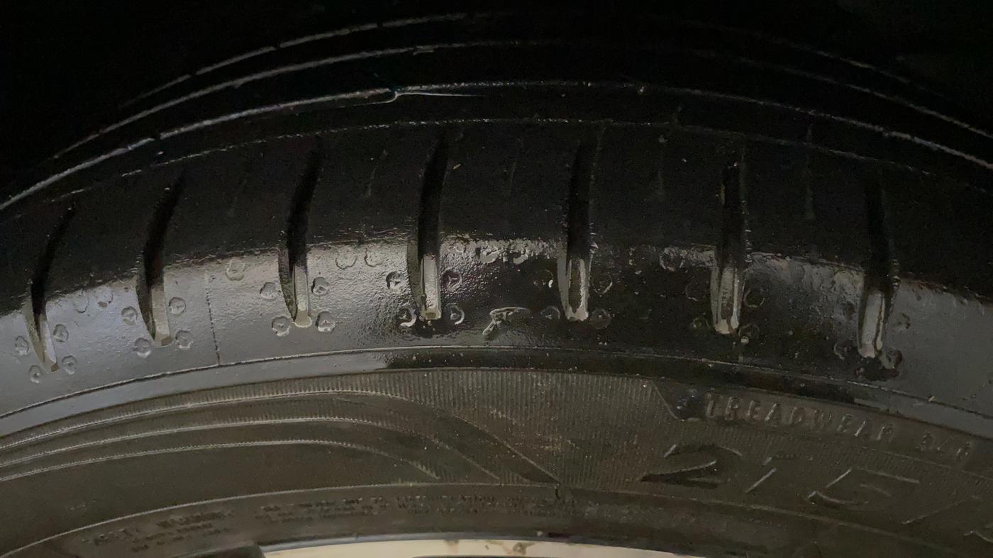 2023 MG HECTOR SAVVY PRO 1.5 TURBO CVT PETROL, Petrol, Automatic, 1,00,868 km, Right Front Tyre Tread