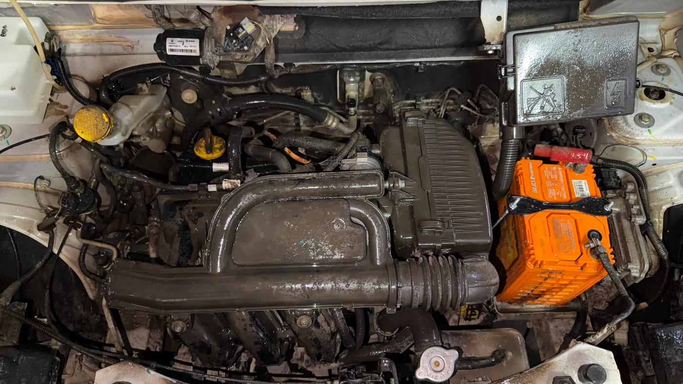 2023 Renault Kwid RXT 1.0 AMT, Petrol, Automatic, 52,573 km, Engine View