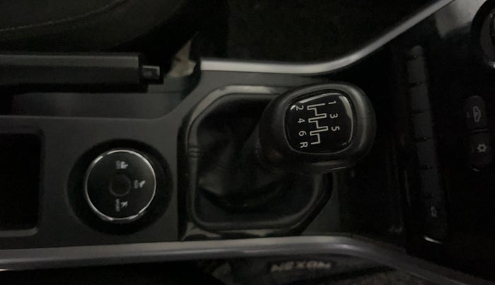 2023 Tata NEXON XM PLUS SUNROOF PETROL, Petrol, Manual, 39,661 km, Gear Lever