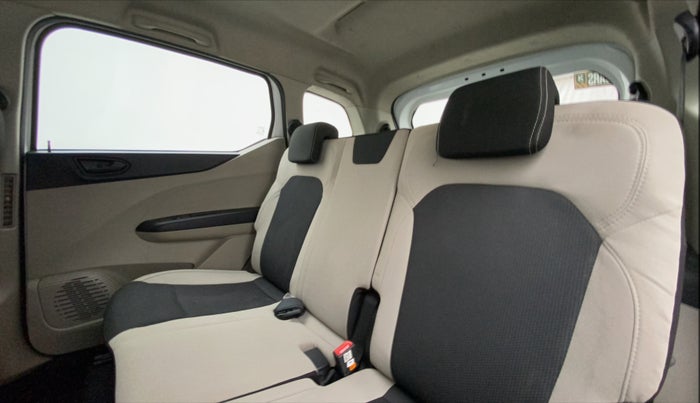 2022 Renault TRIBER RXT AMT, Petrol, Automatic, 34,294 km, Right Side Rear Door Cabin