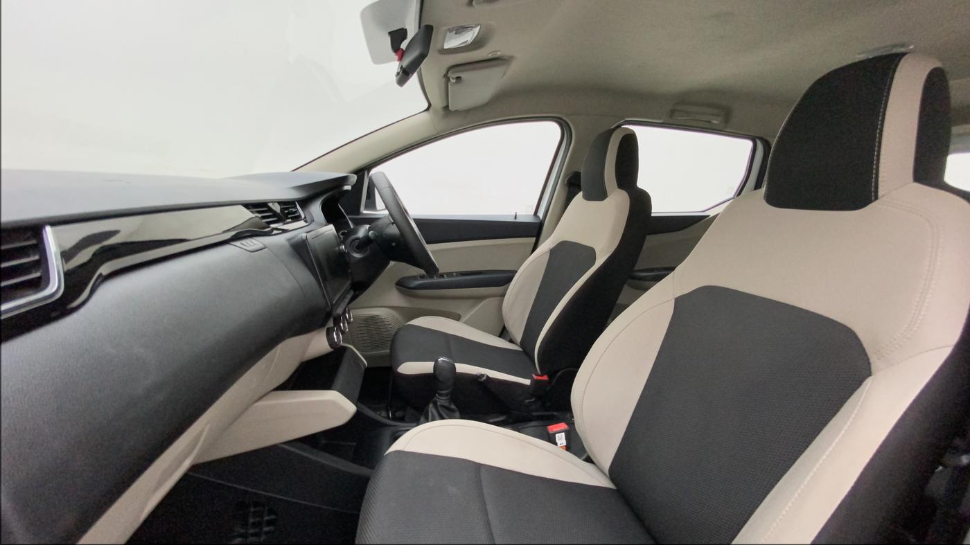 2022 Renault TRIBER RXT AMT, Petrol, Automatic, 34,294 km, Right Side Front Door Cabin