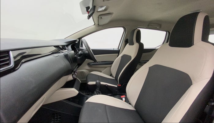 2022 Renault TRIBER RXT AMT, Petrol, Automatic, 34,294 km, Right Side Front Door Cabin
