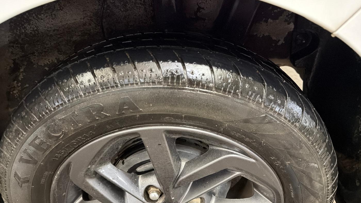 2021 Hyundai GRAND I10 NIOS SPORTZ 1.2 KAPPA VTVT, Petrol, Manual, 1,08,607 km, Left Rear Tyre Tread