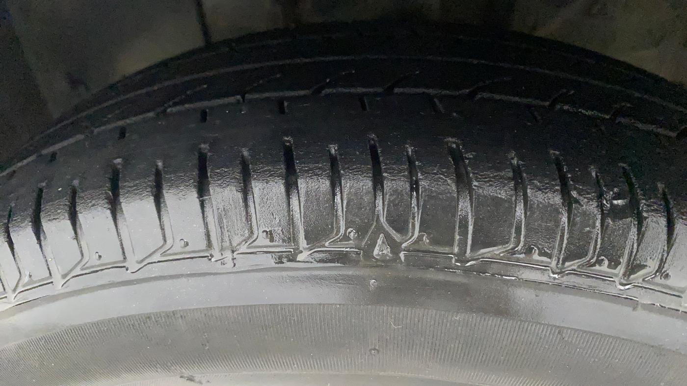 2018 Datsun Redi Go T (O), Petrol, Manual, 71,482 km, Left Front Tyre Tread