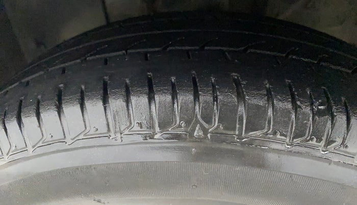 2018 Datsun Redi Go T (O), Petrol, Manual, 71,482 km, Left Front Tyre Tread
