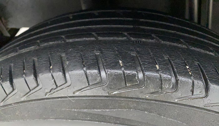 2018 Datsun Redi Go T (O), Petrol, Manual, 71,482 km, Right Rear Tyre Tread