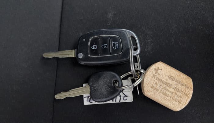 2022 Hyundai NEW I20 MAGNA 1.2 MT, CNG, Manual, 29,544 km, Key Close Up