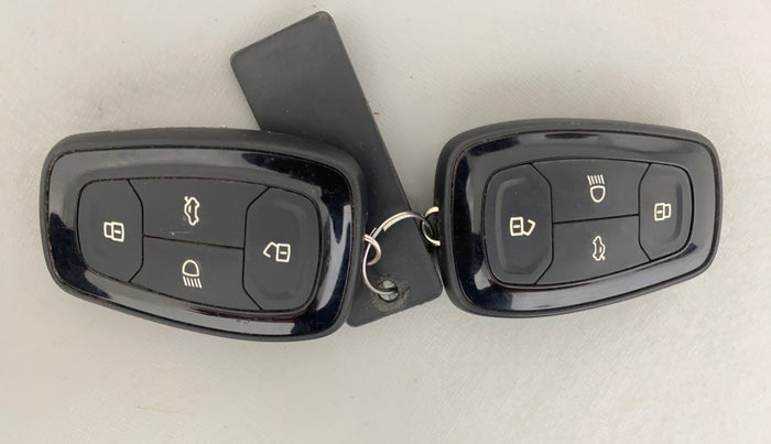 2021 Tata NEXON XZ PLUS (O) PETROL DUAL TONE, Petrol, Manual, 53,304 km, Key Close Up