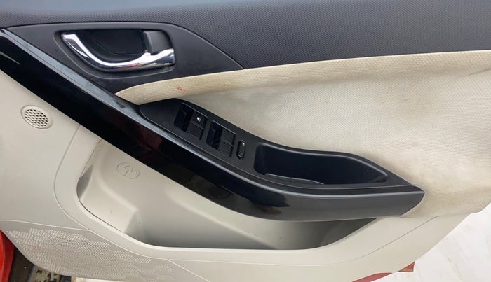 2021 Tata NEXON XZ PLUS (O) PETROL DUAL TONE, Petrol, Manual, 53,304 km, Driver Side Door Panels Control