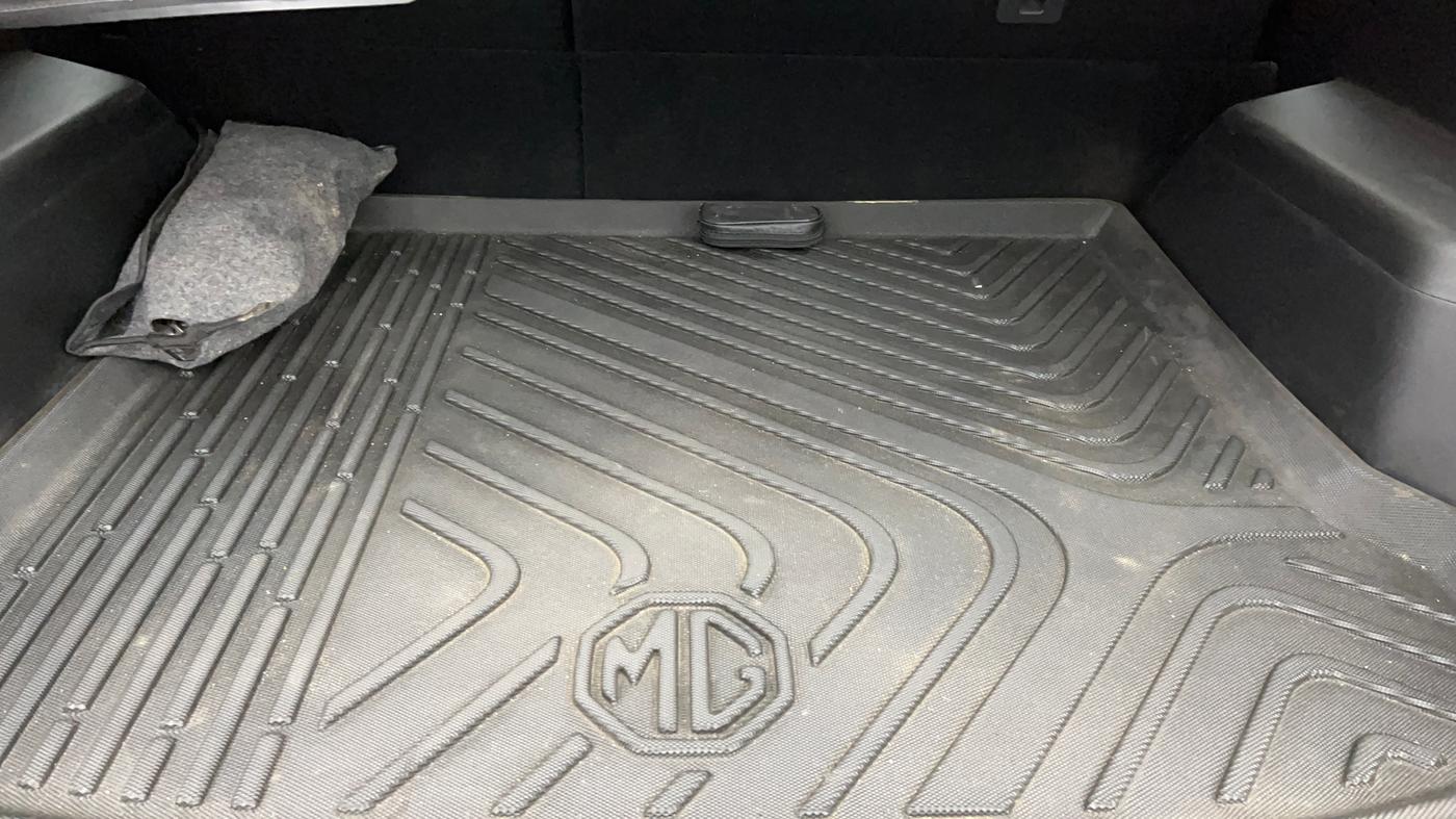 2022 MG HECTOR SHARP 1.5 PETROL CVT, Petrol, Automatic, 20,213 km, Boot Inside