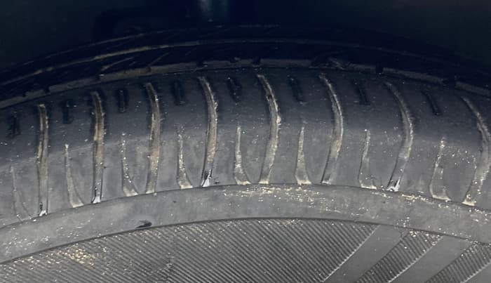 2016 Maruti Celerio ZXI AMT, Petrol, Automatic, 26,862 km, Right Front Tyre Tread