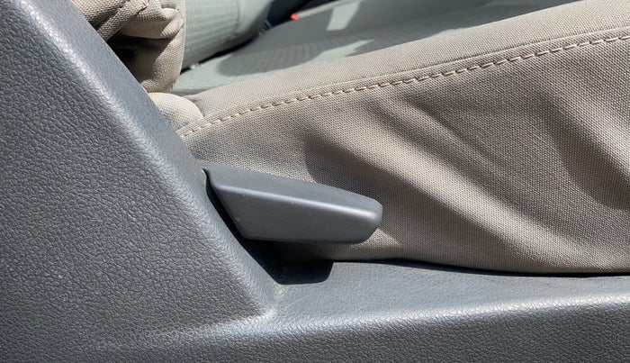 2015 Renault Duster RXL PETROL, Petrol, Manual, 52,802 km, Driver Side Adjustment Panel