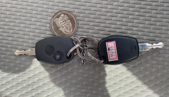 2015 Renault Duster RXL PETROL, Petrol, Manual, 52,802 km, Key Close Up