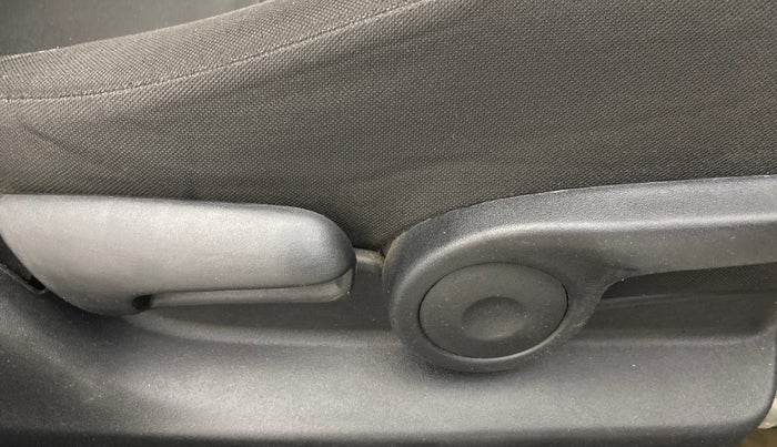 2021 Maruti S Cross ZETA 1.5, Petrol, Manual, 80,803 km, Driver Side Adjustment Panel