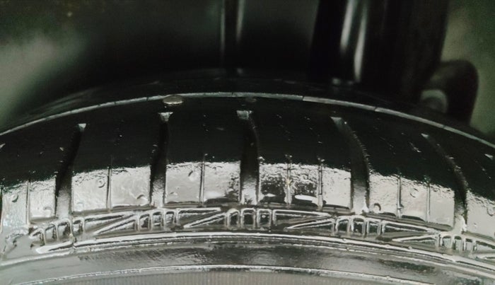 2017 Maruti Ertiga VXI CNG, CNG, Manual, 68,349 km, Left Rear Tyre Tread